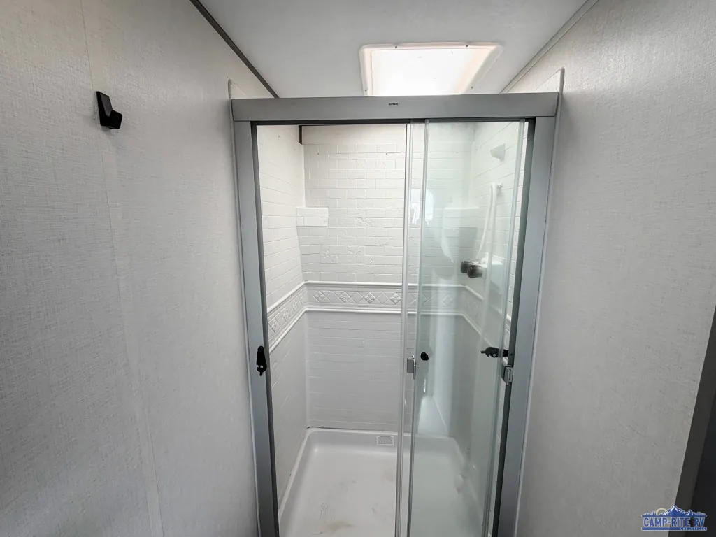 2027 Coachmen Catalina Legacy Edition 333DBDSCK, Photos photo 36