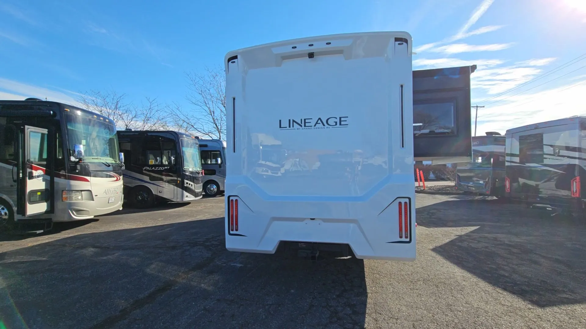 2026 Grand Design Lineage Series F 31ZW - Photo 4