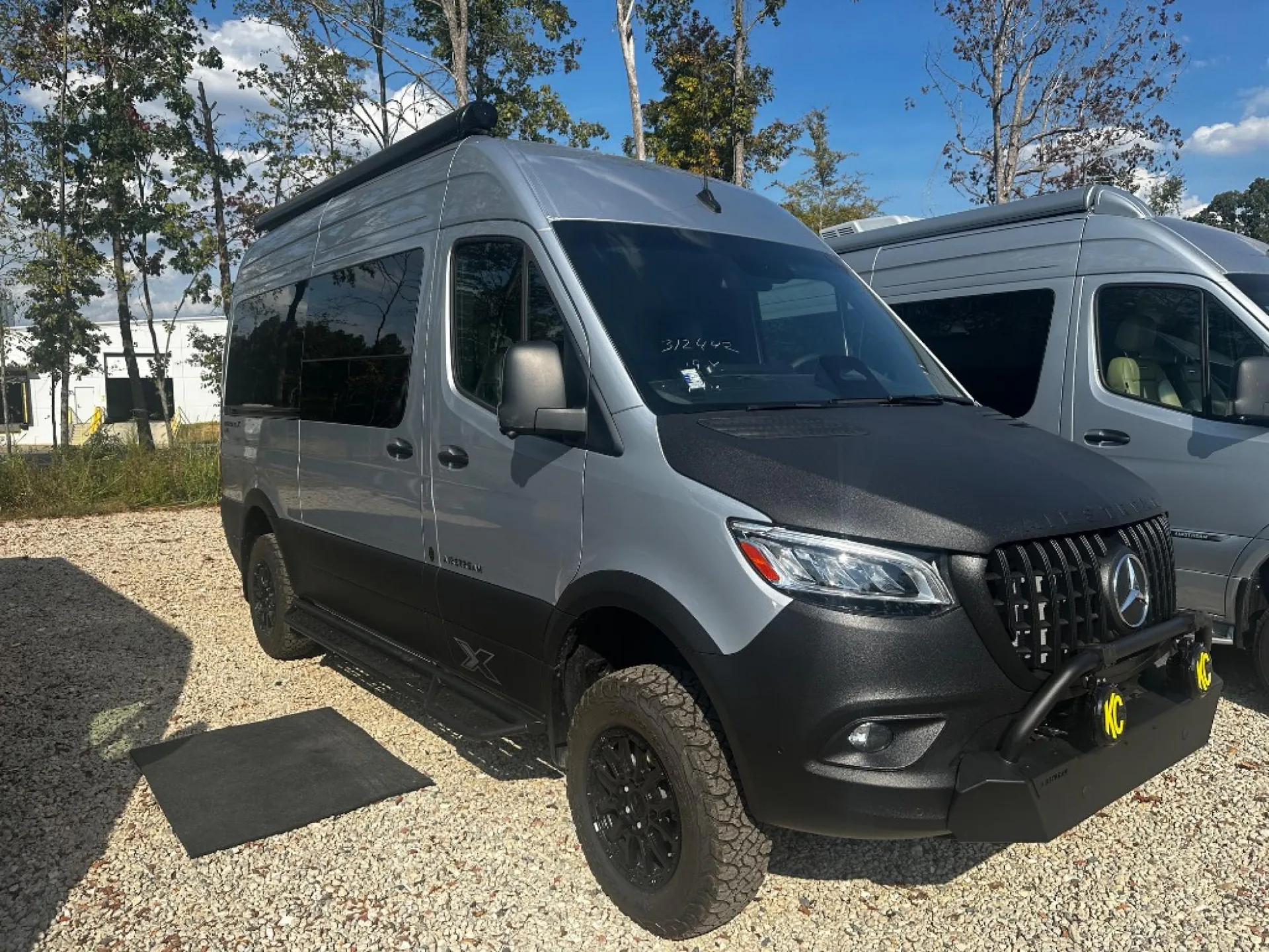 2026 Airstream Interstate 19X AWD - Photo 4