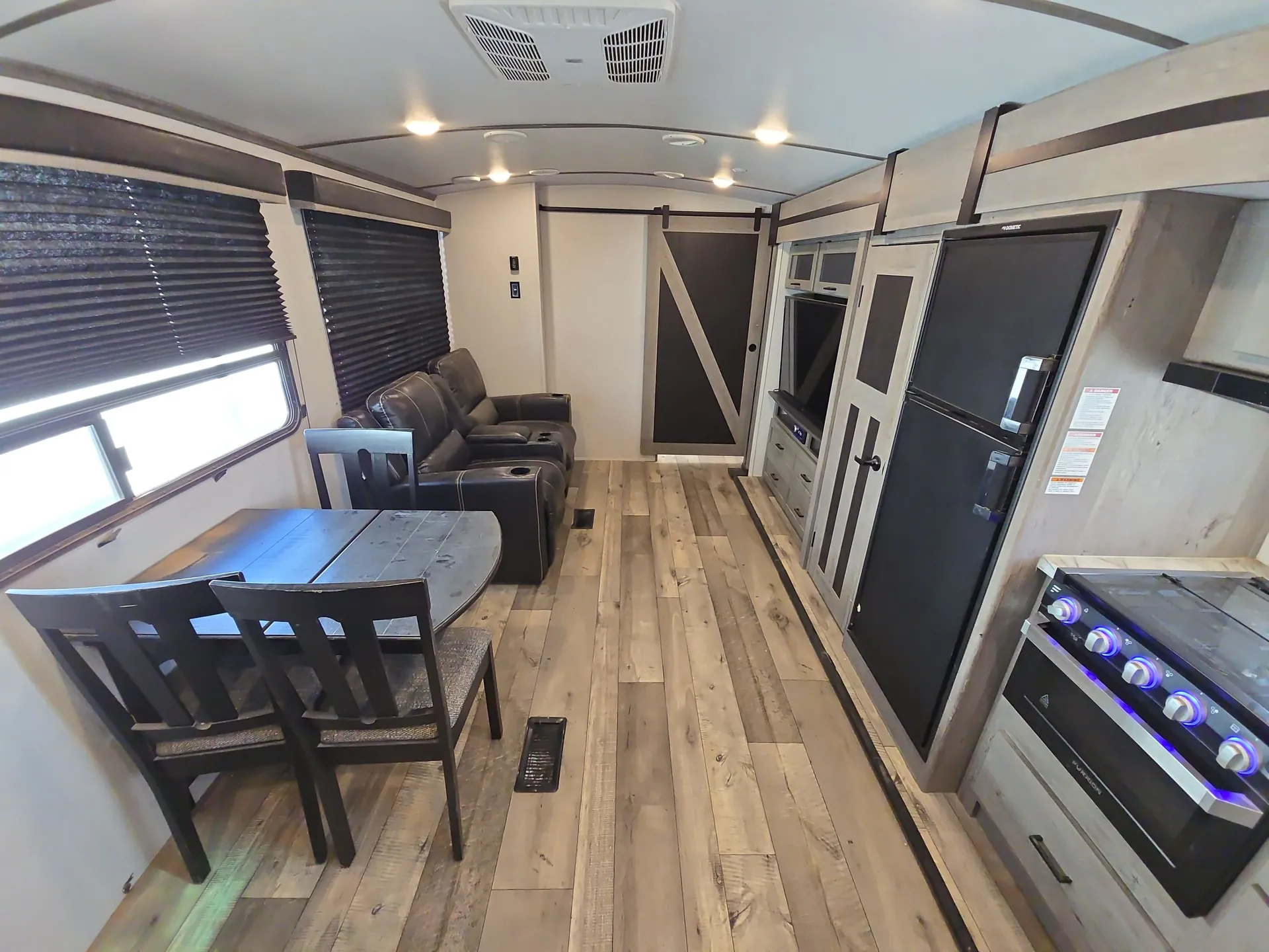 2021 Keystone Outback Ultra-Lite 280URB — living area main