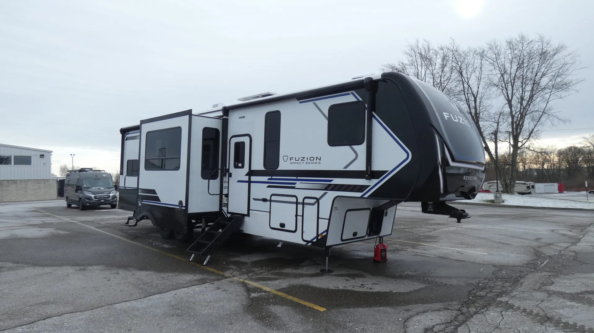 2026 Keystone Fuzion Impact Edition Fifth Wheel 337 - Photo 2
