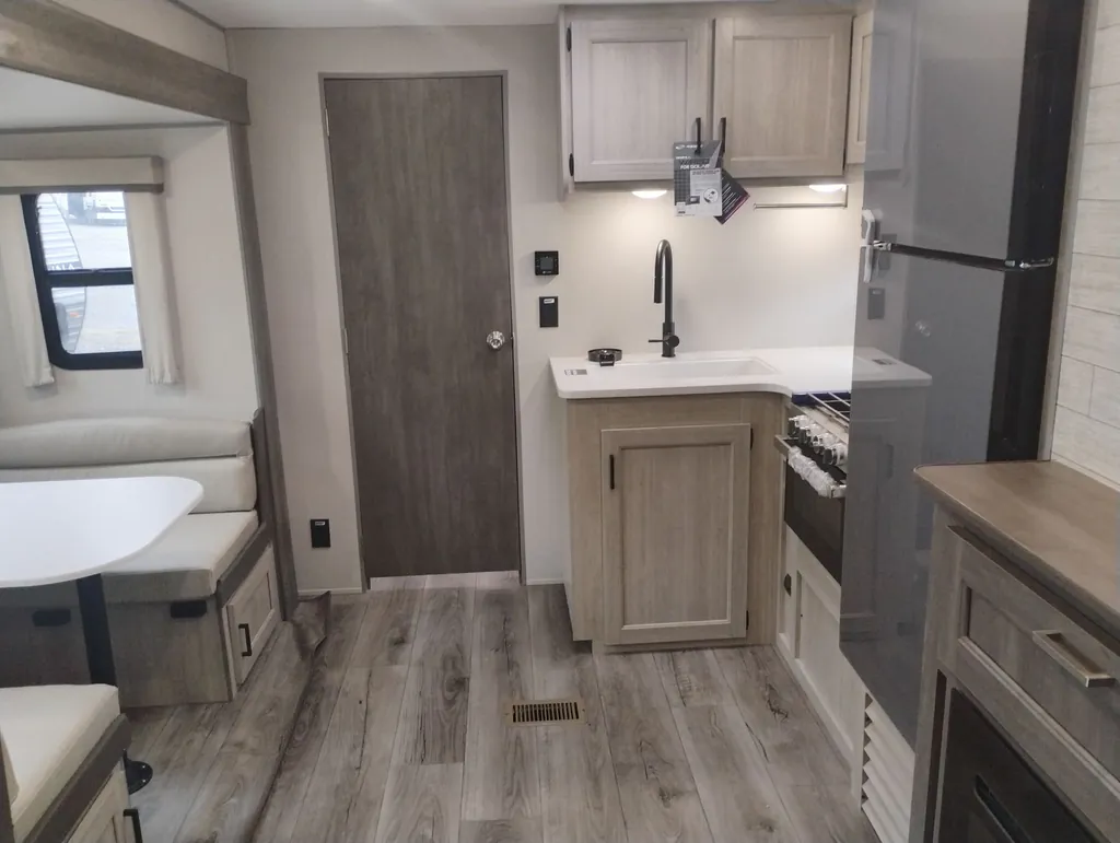2026 Coachmen Catalina Legacy Edition 333DORM, Photos photo 18