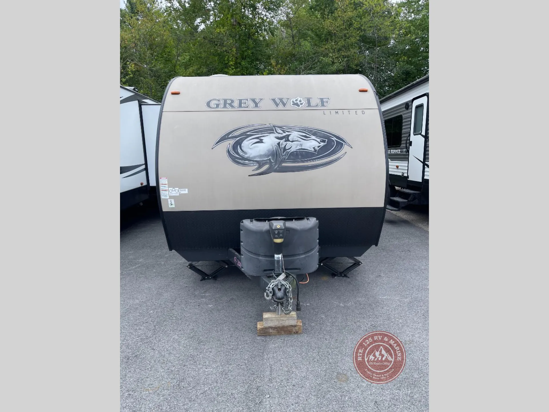 2017 Forest River Cherokee Grey Wolf 23DBH - Photo 2