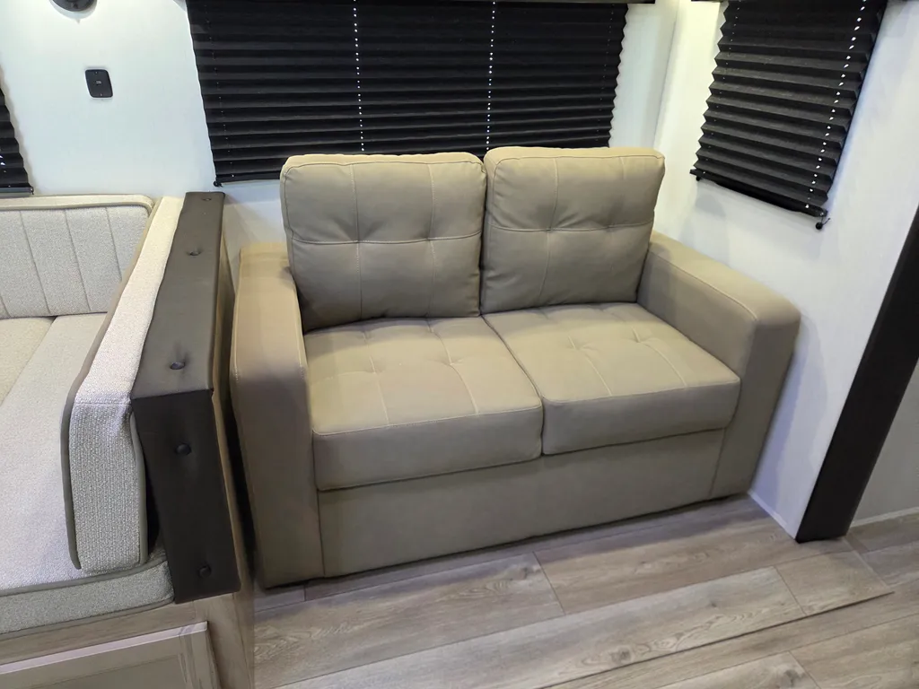 2027 Forest River Cherokee Timberwolf 39DC, Photos photo 7