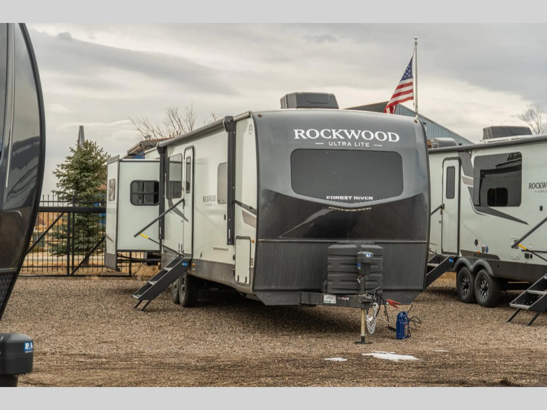 2026 Forest River Rockwood Ultra Lite 2908SRL - Photo 2