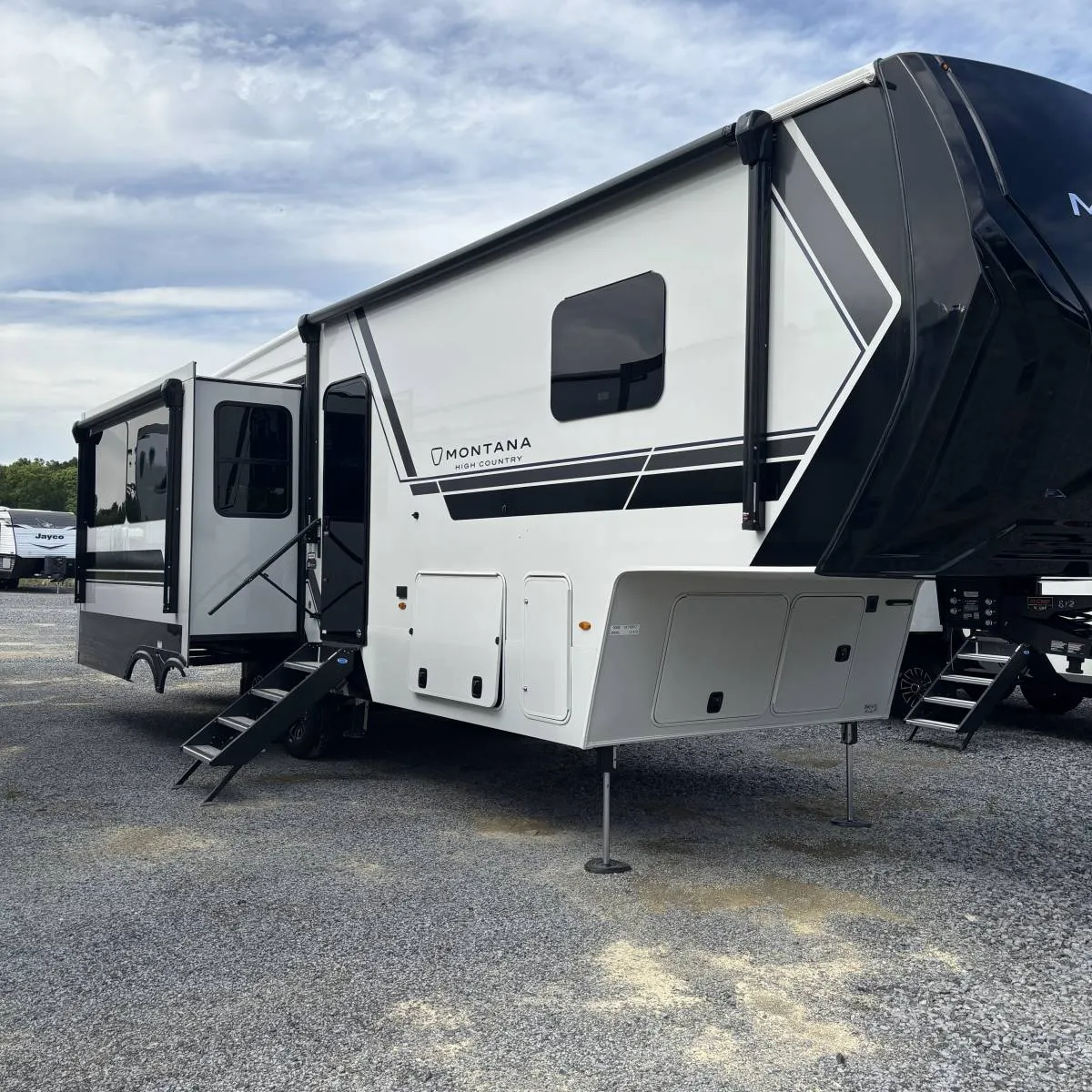 2026 Keystone Montana High Country 290RL - Photo 2