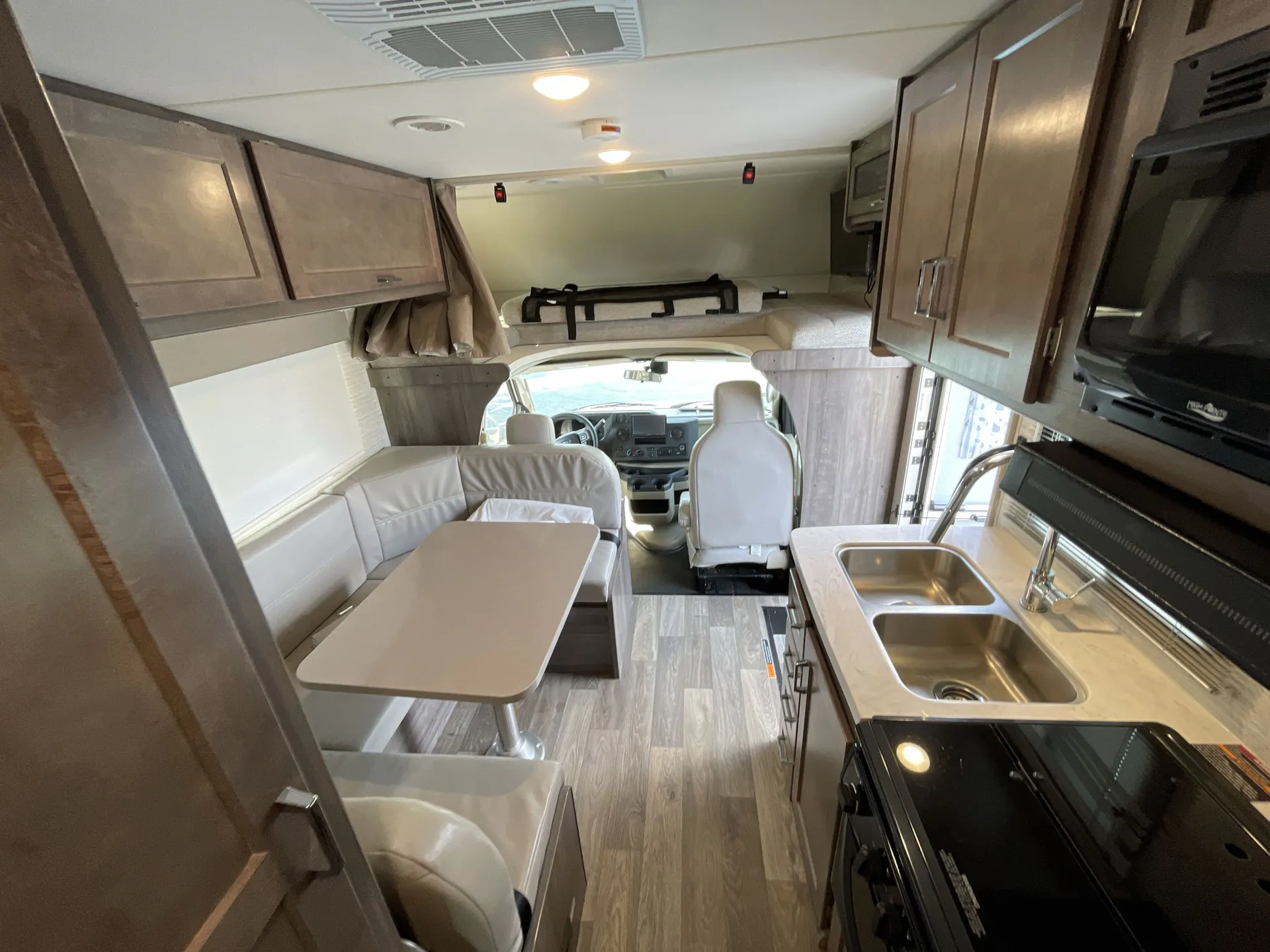 2022 Winnebago Minnie Winnie 22M — living area main