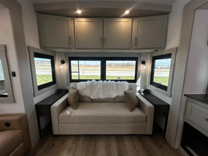 2026 Brinkley Model Z 3600, Photos photo 10
