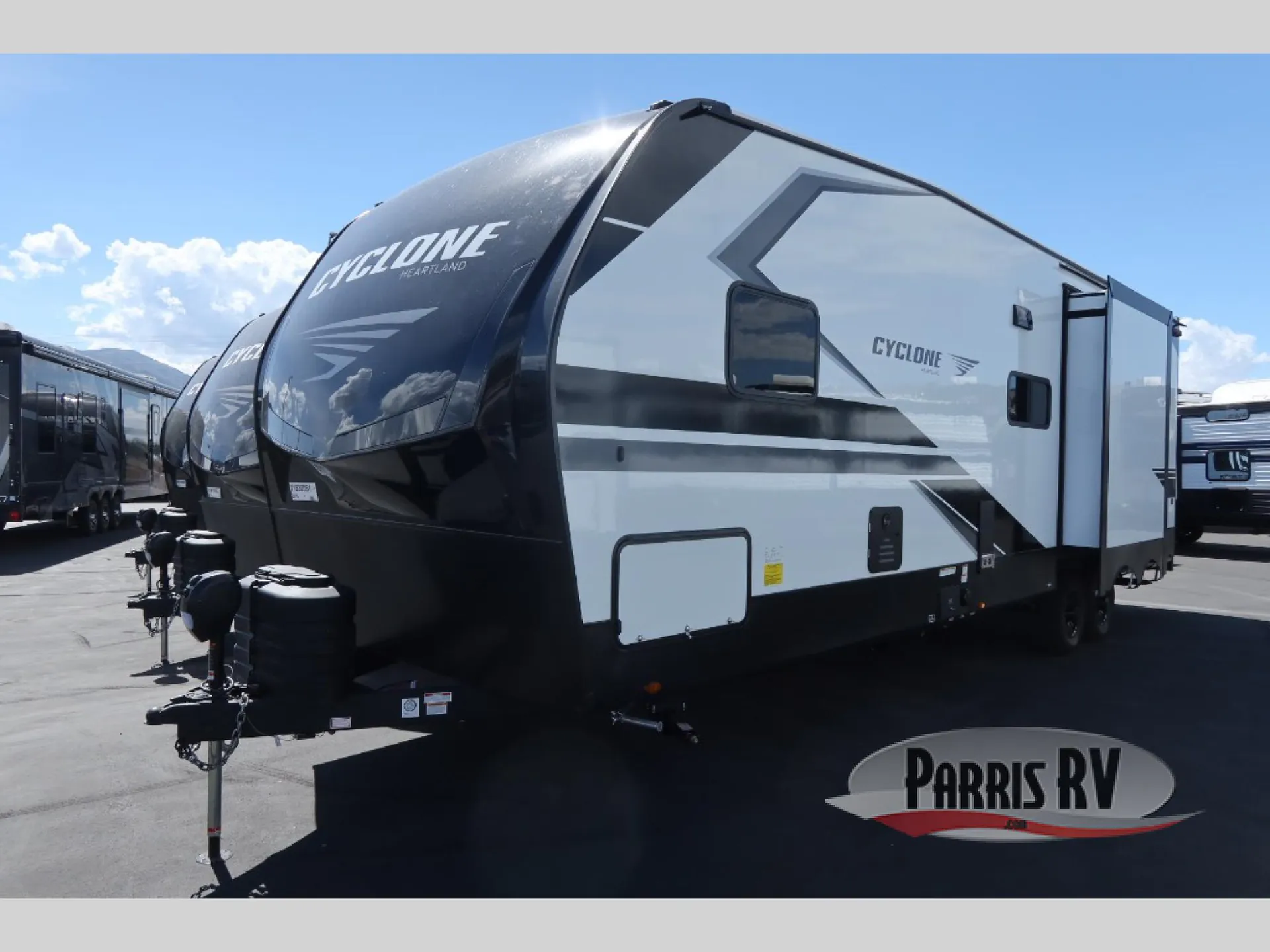 2027 Heartland Cyclone 2816 - Photo 4