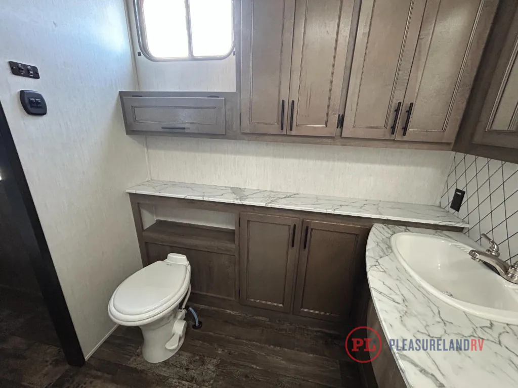 2022 Forest River Sabre 37FLH, Photos photo 19