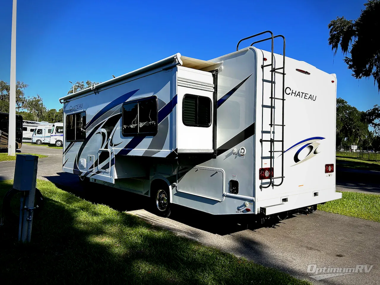 2022 Thor Motor Coach Chateau 27R - Photo 4
