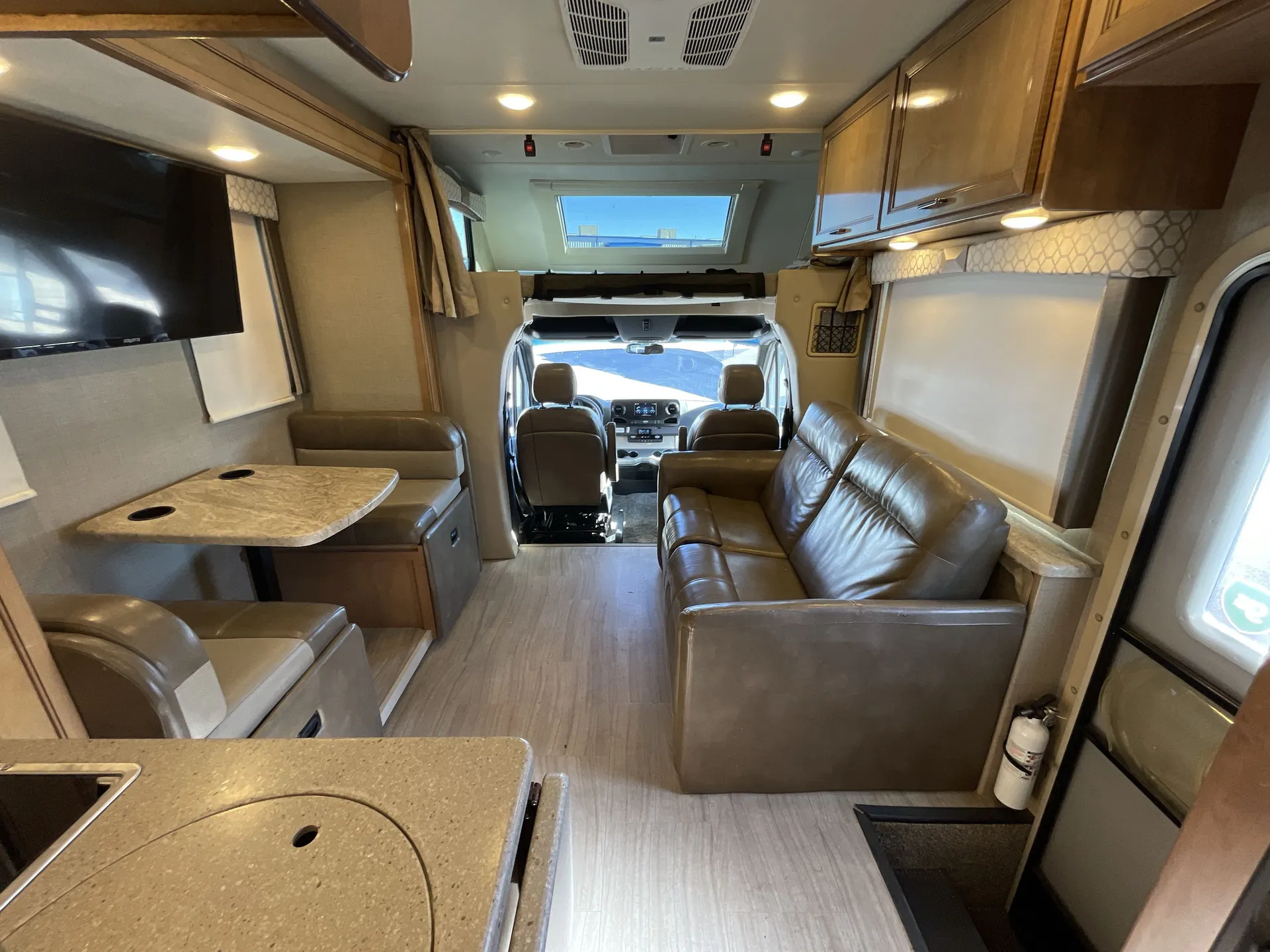 2020 Thor Motor Coach Quantum CR24 — living area main