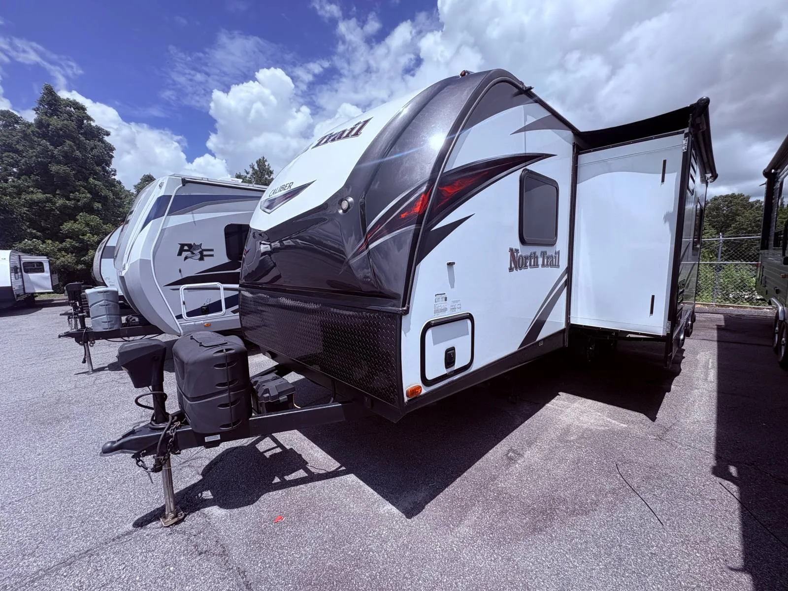 2019 Heartland North Trail Ultra-Lite Travel Trailer 22CRB - Photo 4
