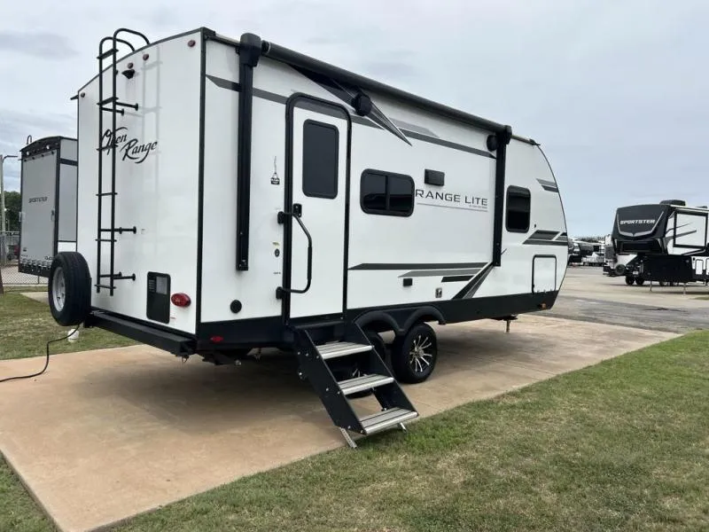 2024 Highland Ridge Range Lite 212FB - Photo 3