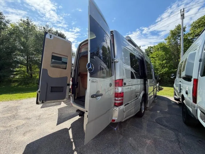 2017 Roadtrek E-Trek XL - Photo 4