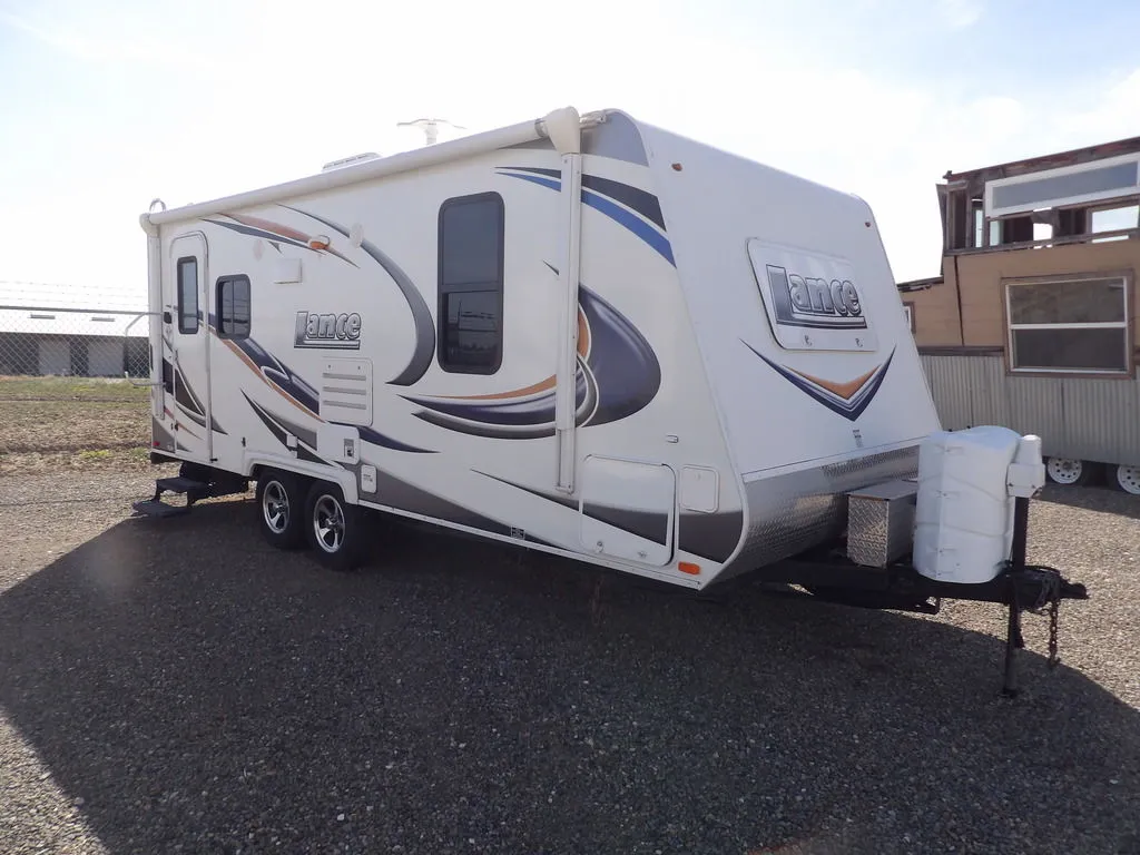 2014 Lance Travel Trailer 1995 - Main photo