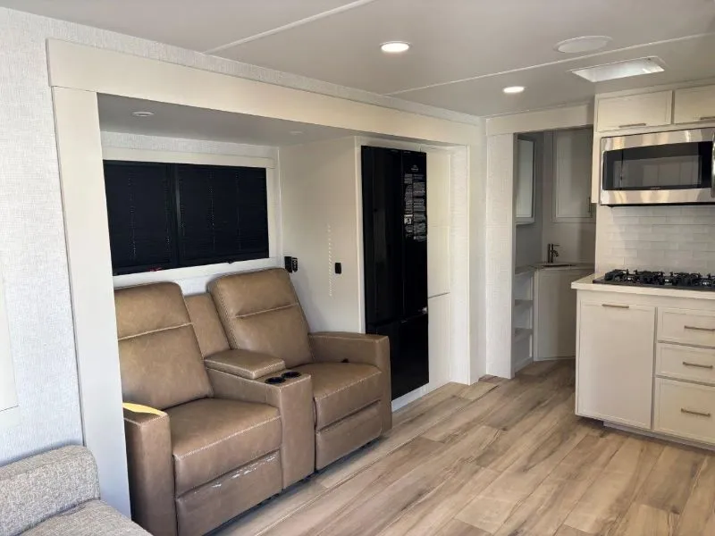 2026 Brinkley Model I 294, Photos photo 7