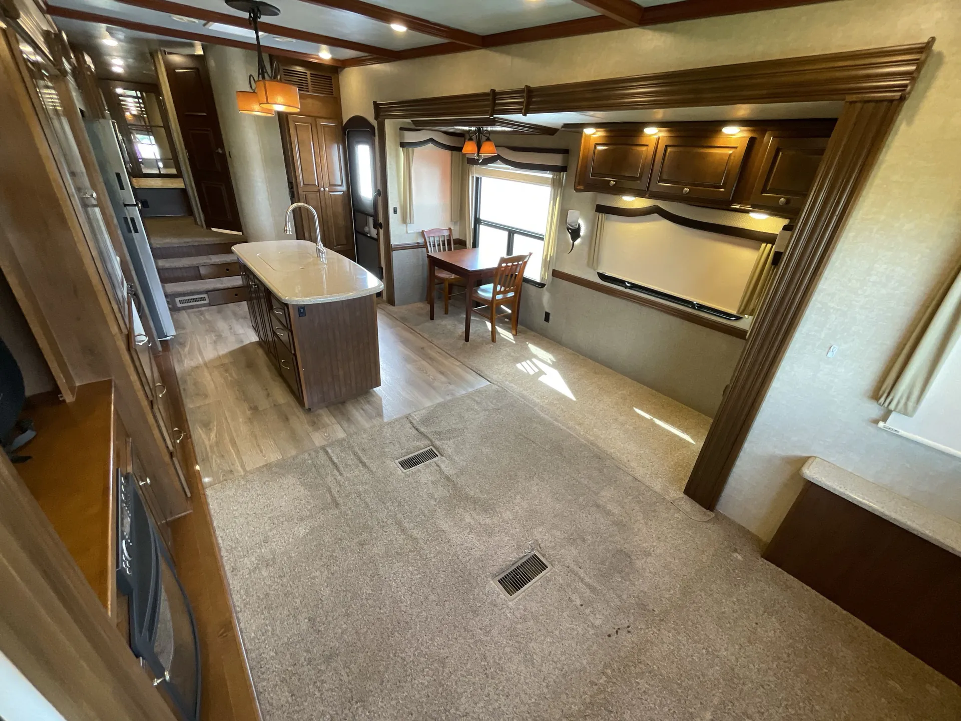 2016 Heartland Big Country 3450TS — living area main