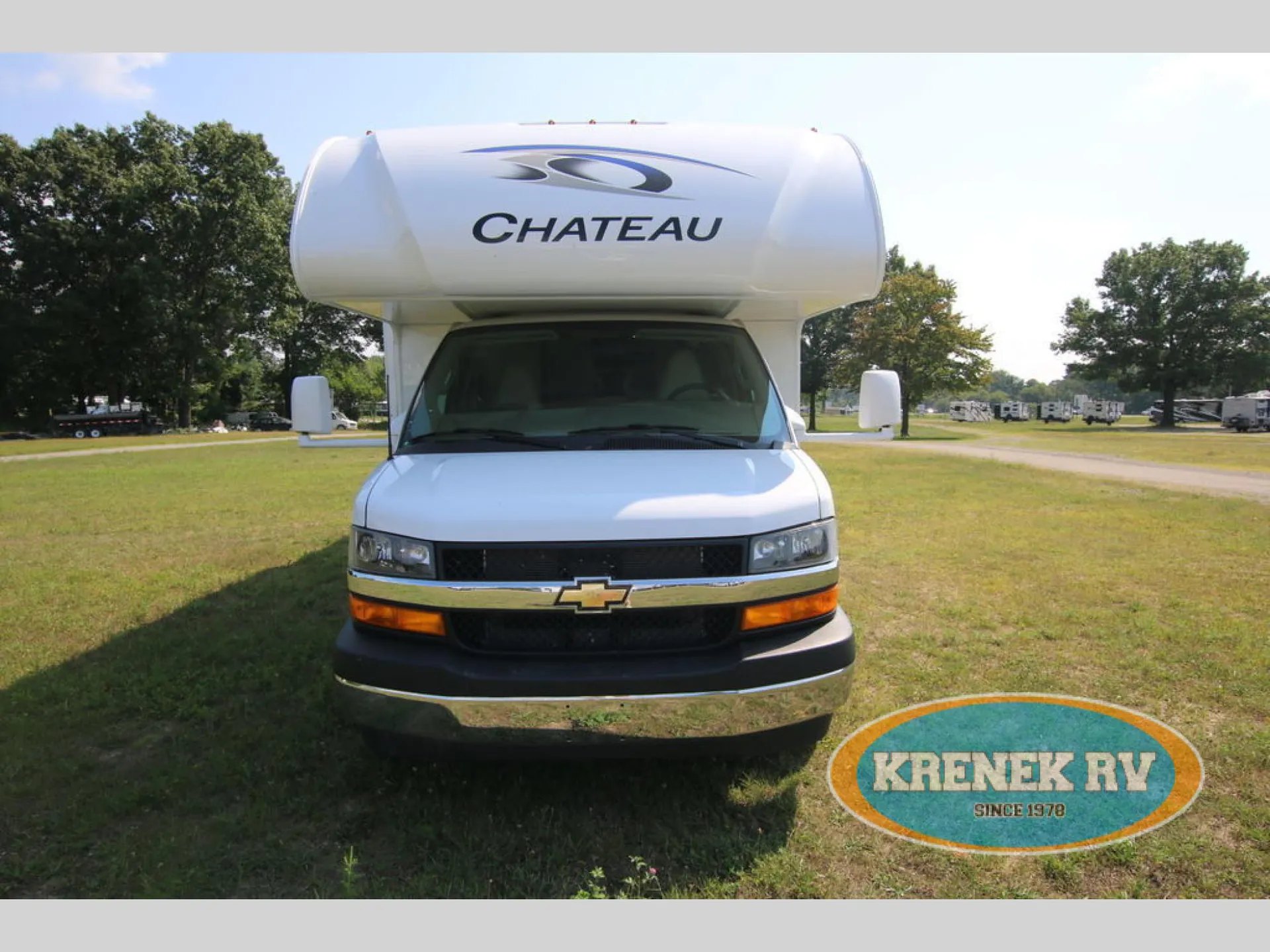 2022 Thor Motor Coach Chateau 28G CHEVY - Photo 3