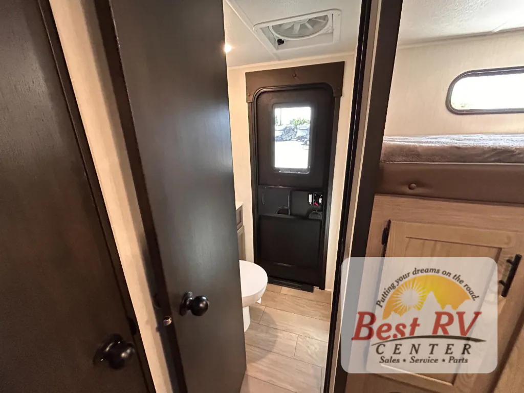 2026 Forest River Cherokee Alpha Wolf 33BH, Photos photo 102