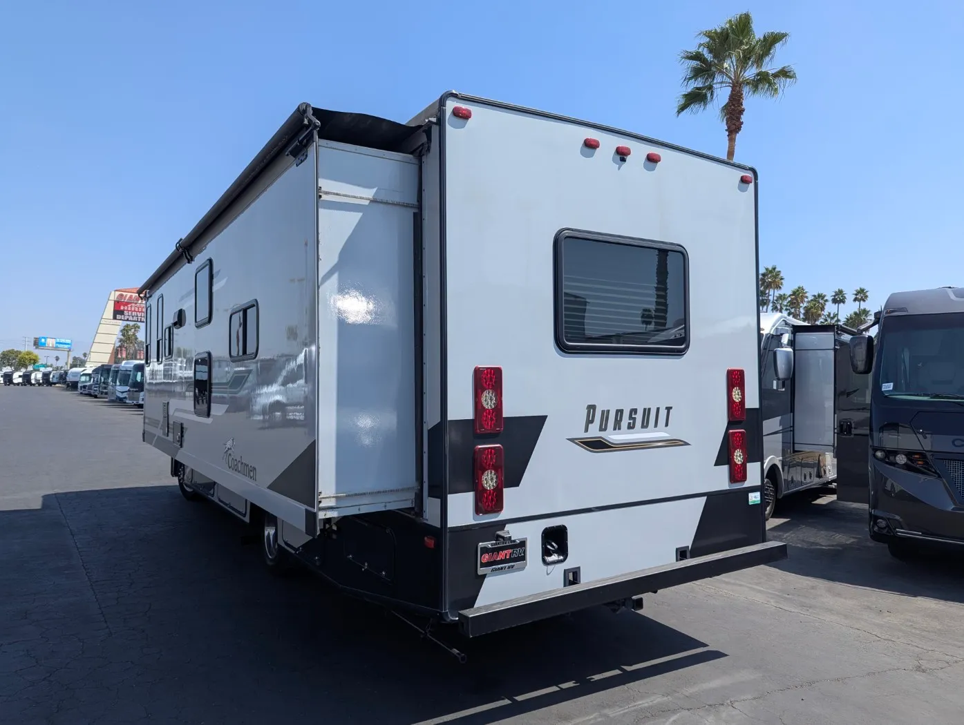 2023 Coachmen Pursuit 31BH - Photo 4