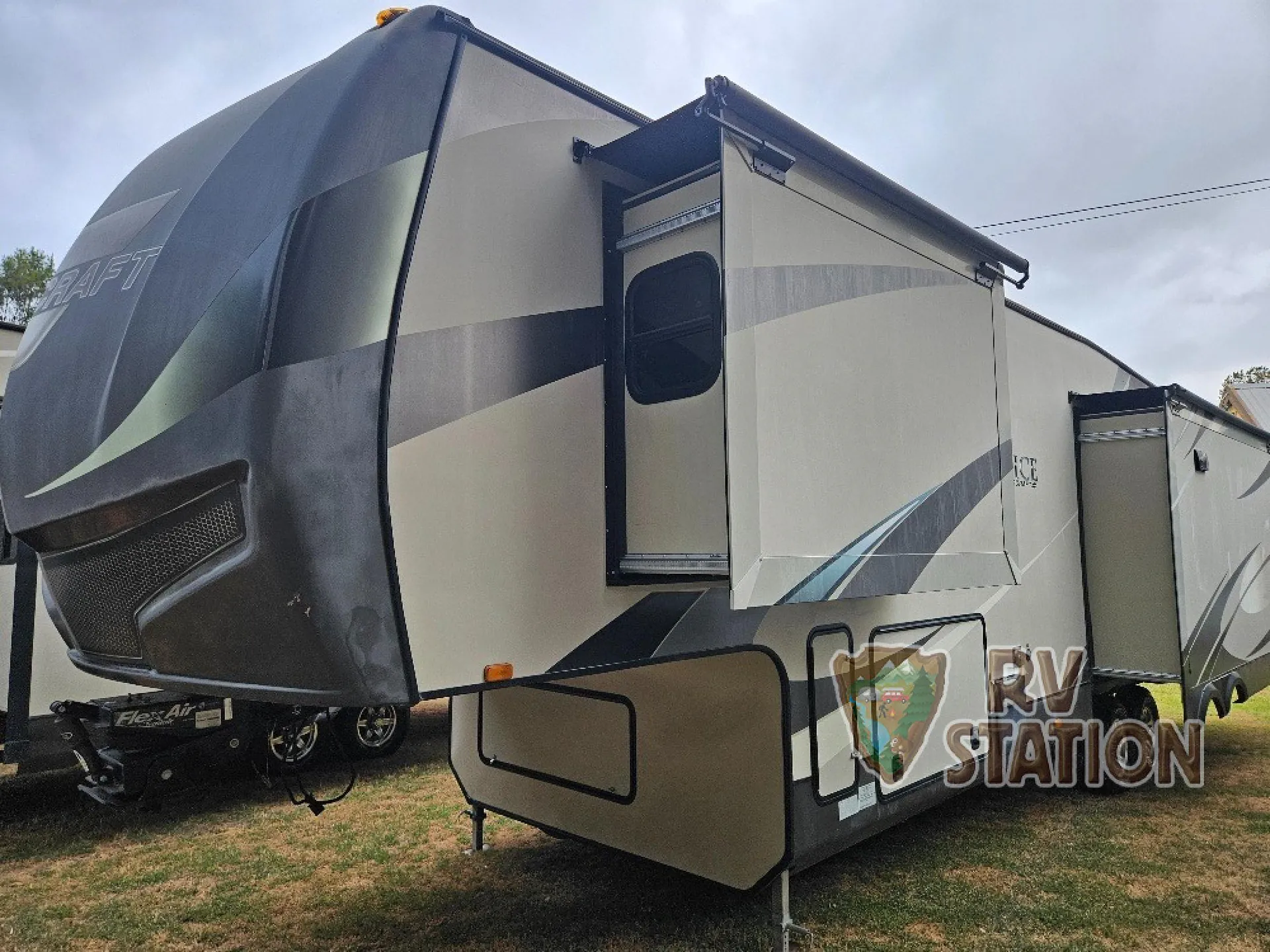 2015 Starcraft Solstice 334CKRS - Photo 4