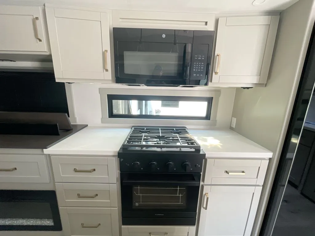 2026 Brinkley Model Z 3515, Photos photo 6