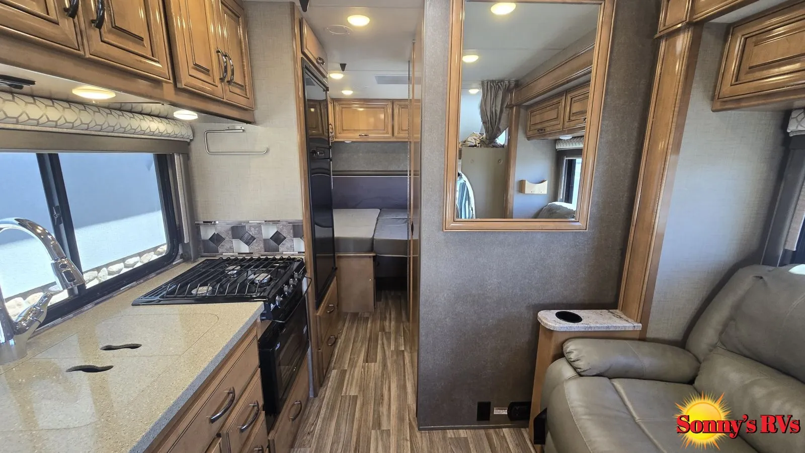 2018 Thor Motorcoach Quantum Sprinter 24V6 - Photo 2
