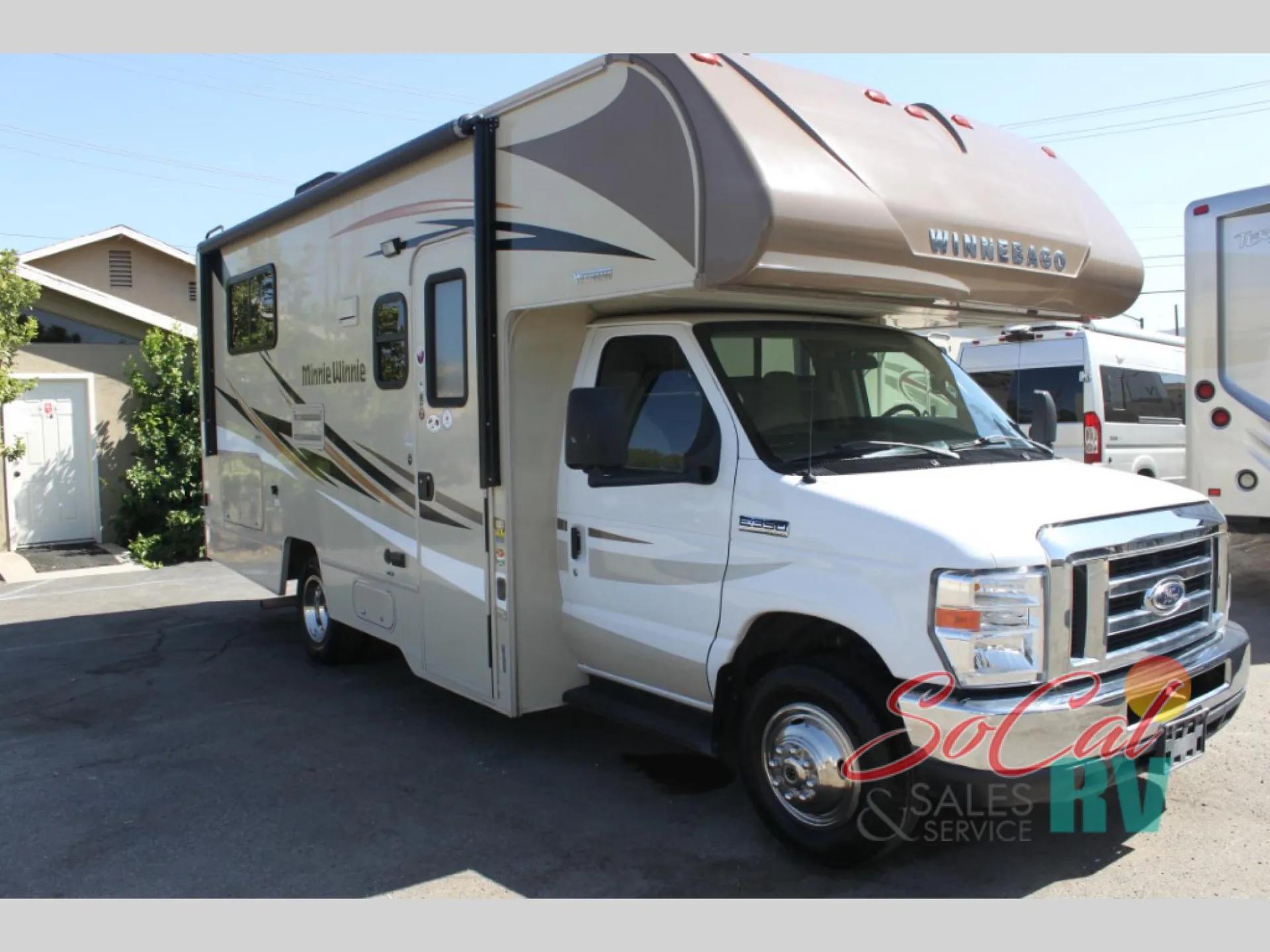 2019 Winnebago Minnie Winnie 22R - Photo 2