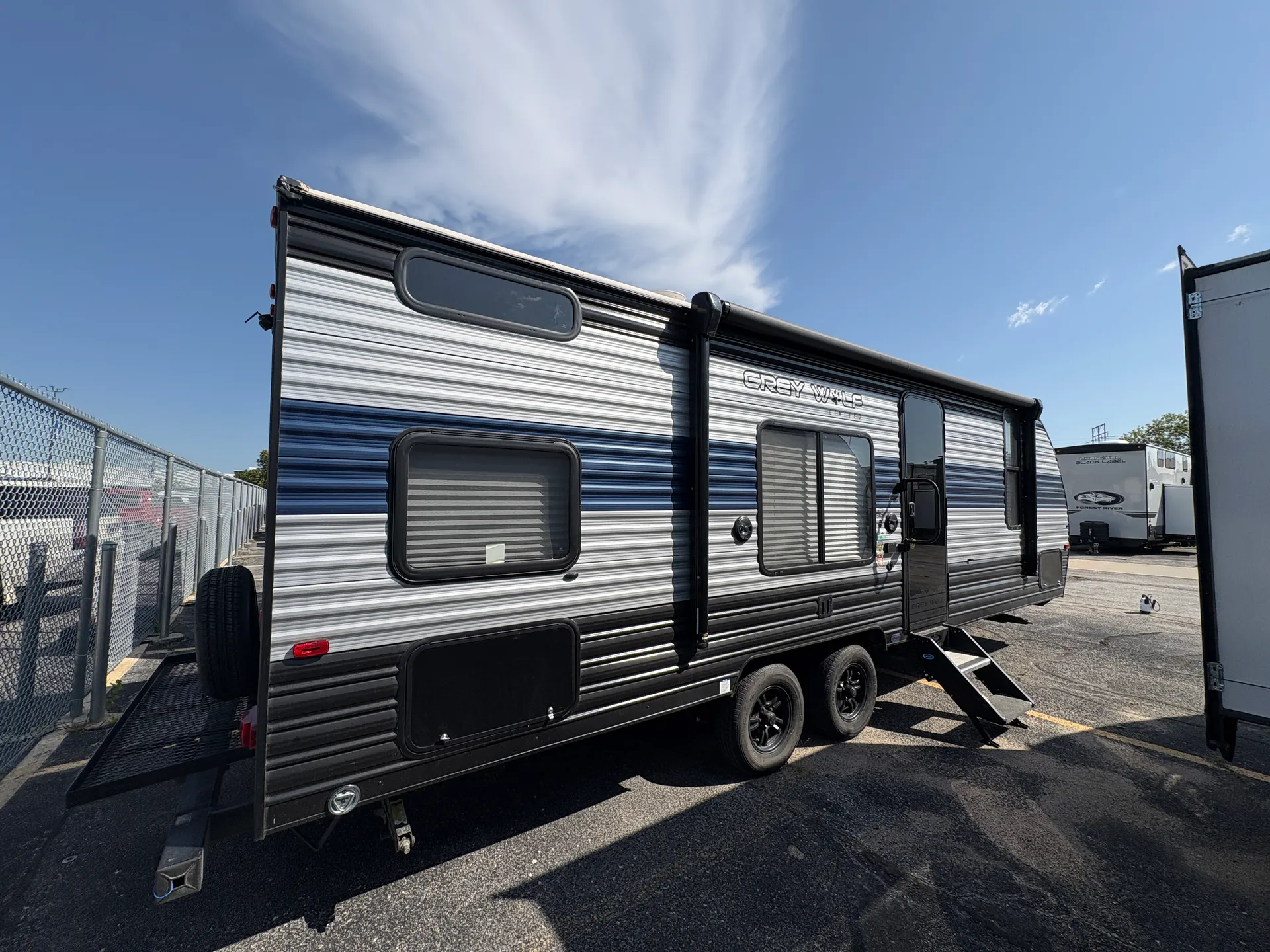 2021 Forest River Cherokee Grey Wolf 26DJSE — Photo 5