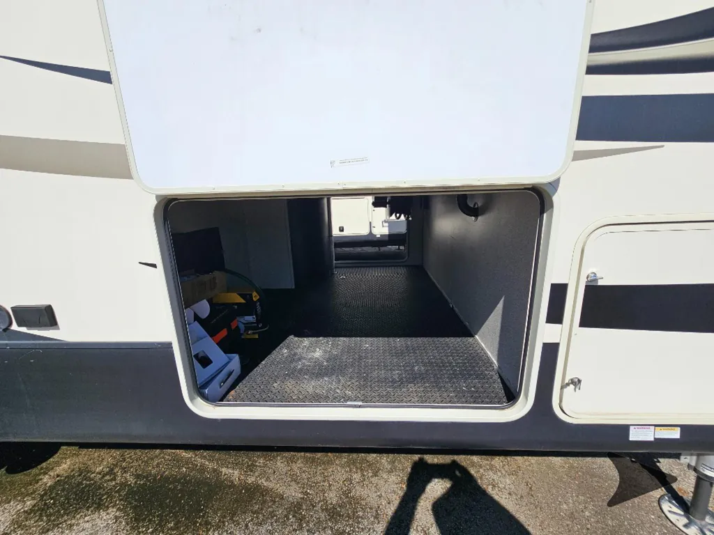 2020 Forest River Cedar Creek Champagne Edition 38EL, Photos photo 11