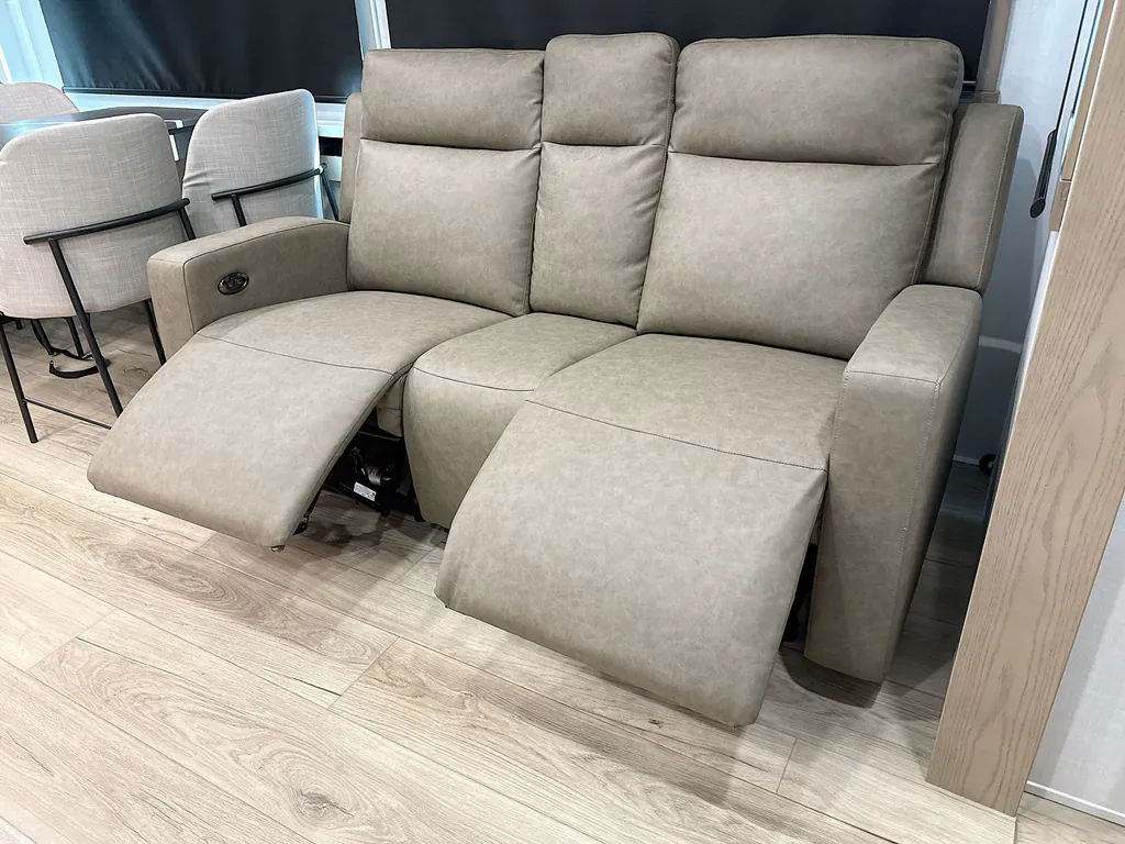 2027 Forest River Rockwood Signature 401SFB, Photos photo 25