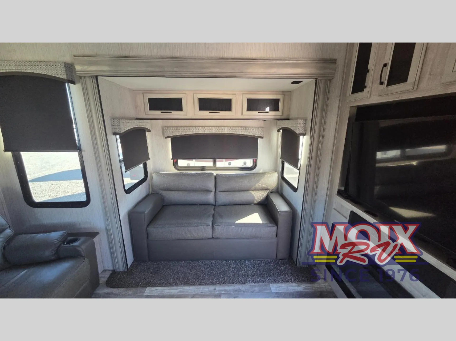 2022 Forest River Sandpiper Luxury 39BARK - Photo 4