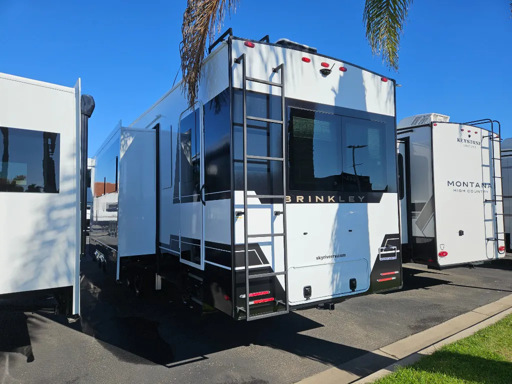2026 Brinkley Model Z 3515, Photos photo 4