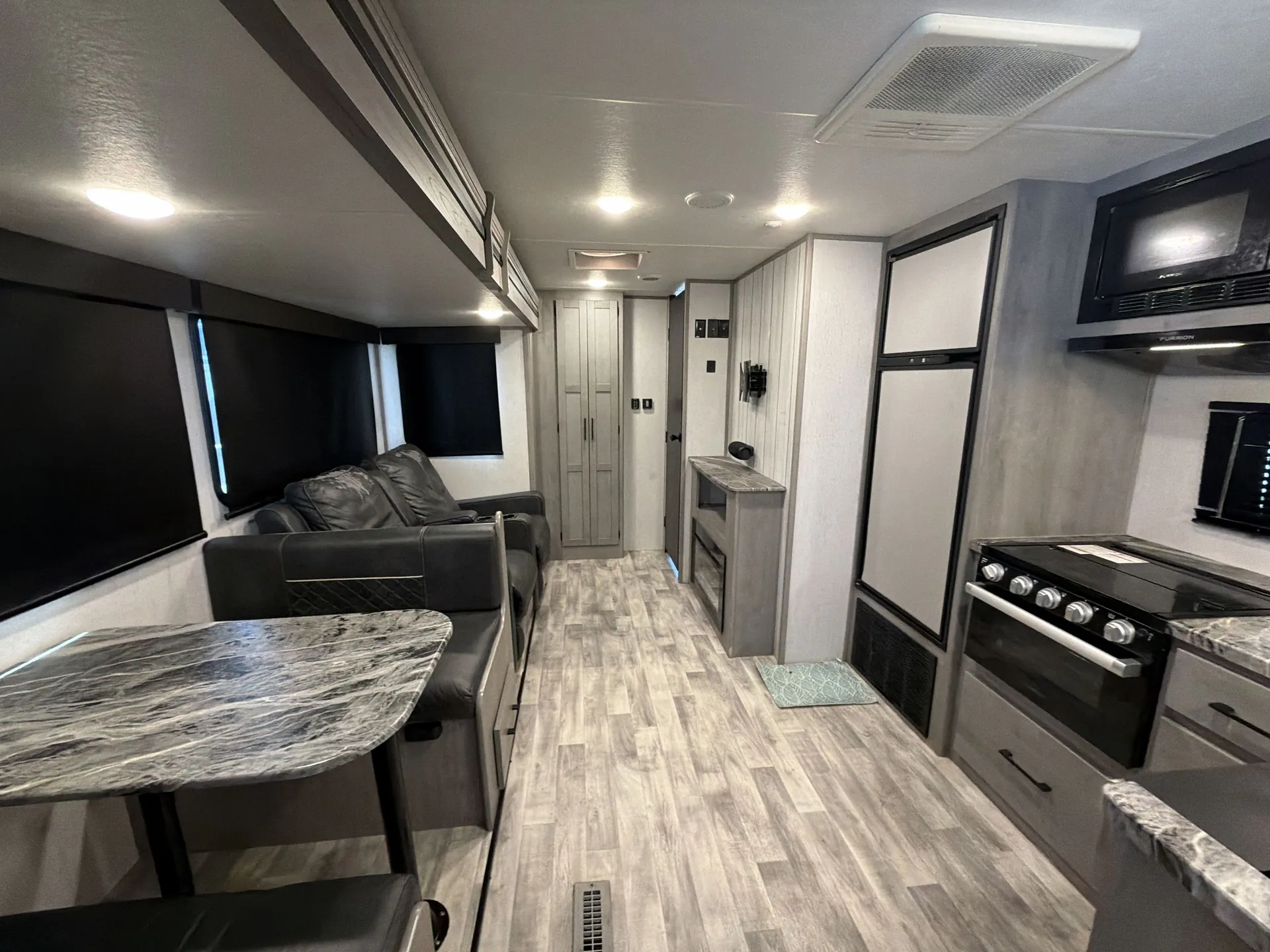 2022 Dutchmen Kodiak Ultimate 3301BHSL — living area main