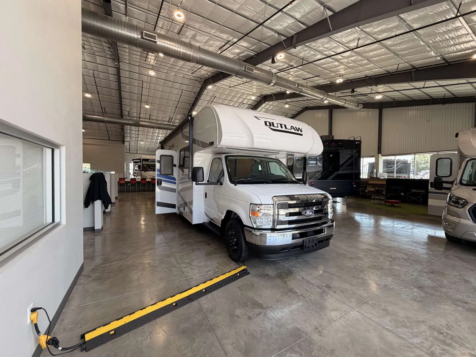 2027 Thor Motor Coach Outlaw Toy Hauler - Photo 4