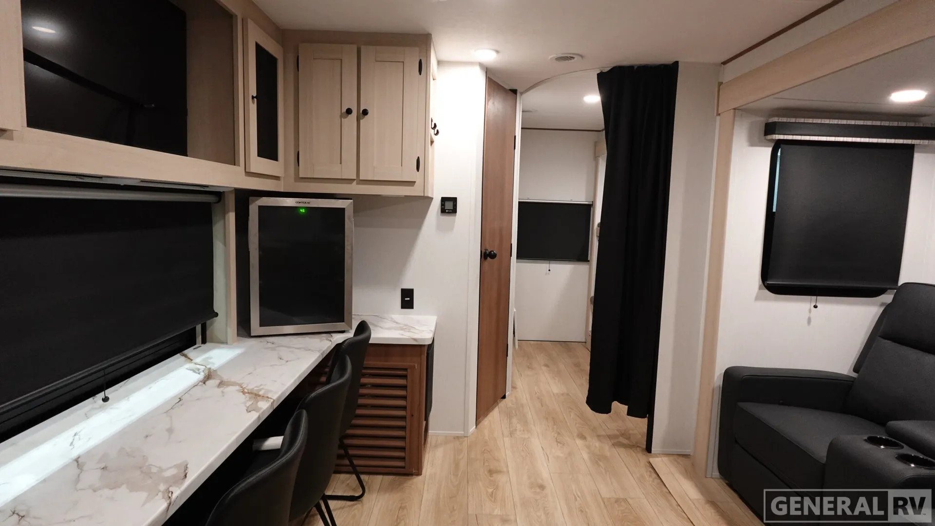 2026 Coachmen Apex Ultra Lite 246BARV - Photo 3
