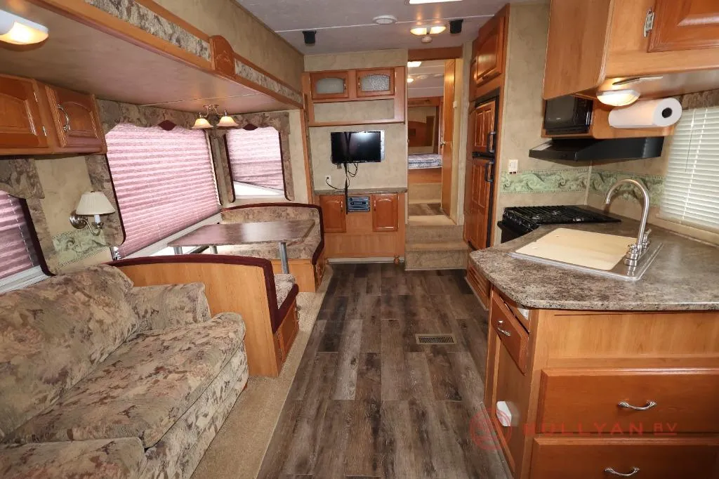 2008 Keystone Cougar 276RLS - Photo 2