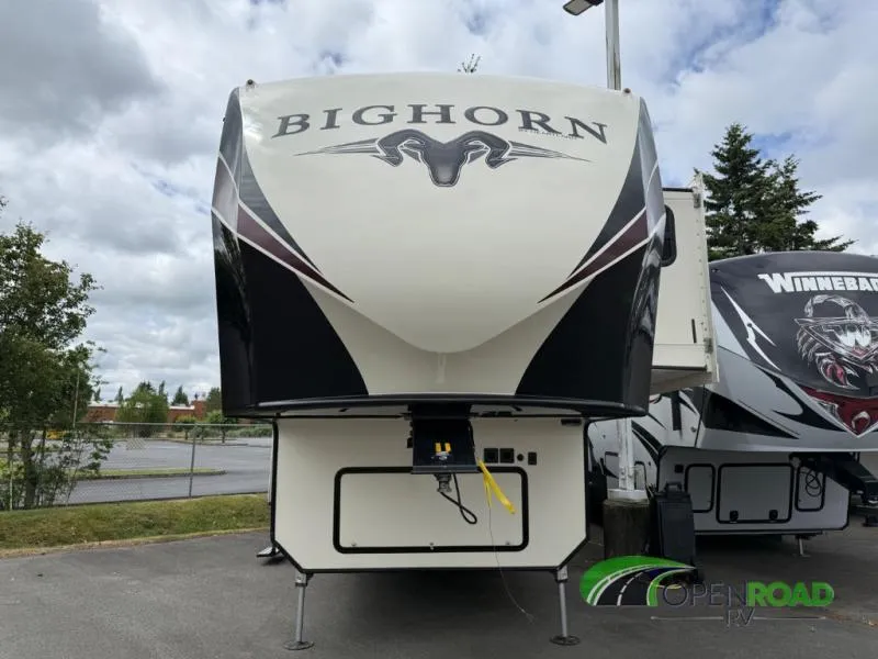 2018 Heartland Bighorn 3270RS - Photo 3
