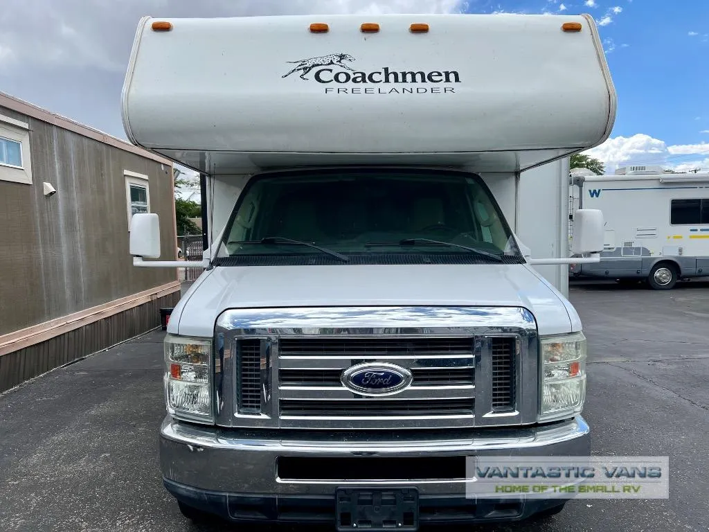 2011 Coachmen Freelander 30 QB - Photo 3