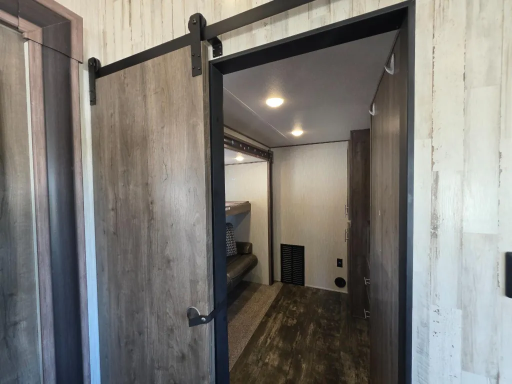 2020 Forest River Sabre 36BHQ, Photos photo 28