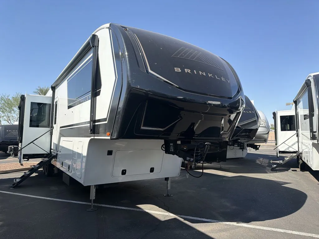 2027 Brinkley Model Z 3510 - Photo 2