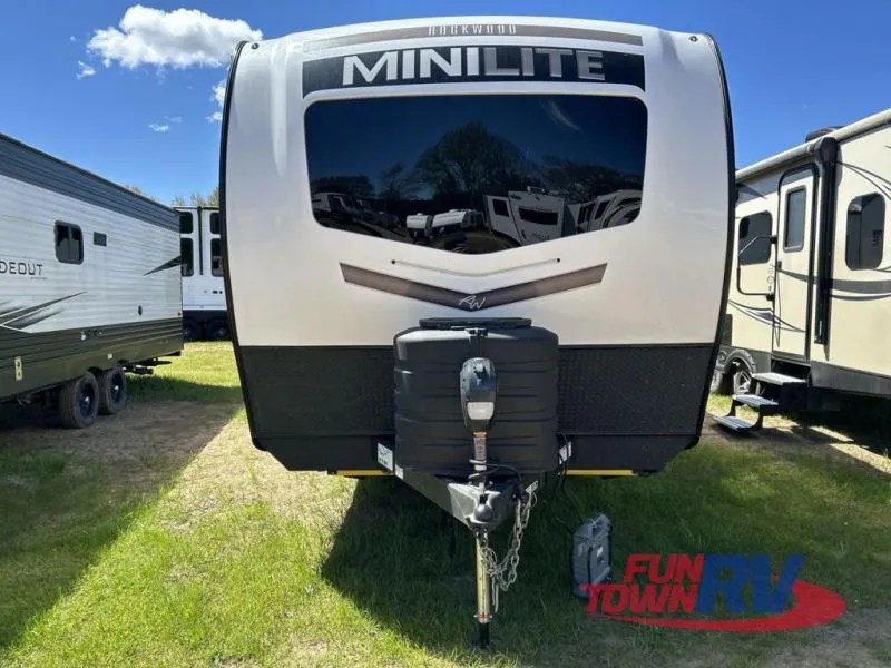2025 Forest River Rockwood Mini Lite 2109S - Photo 4