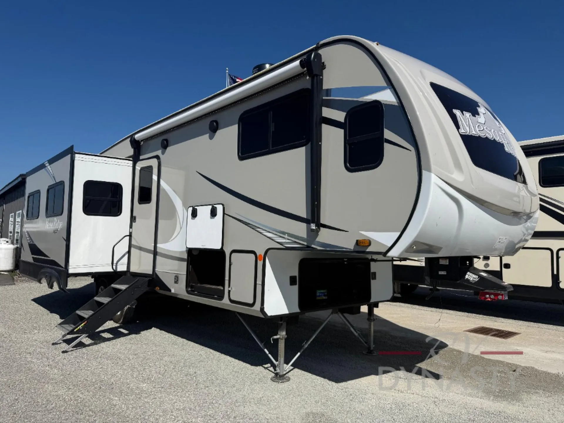 2022 Highland Ridge Mesa Ridge XLT 294RLS - Photo 2