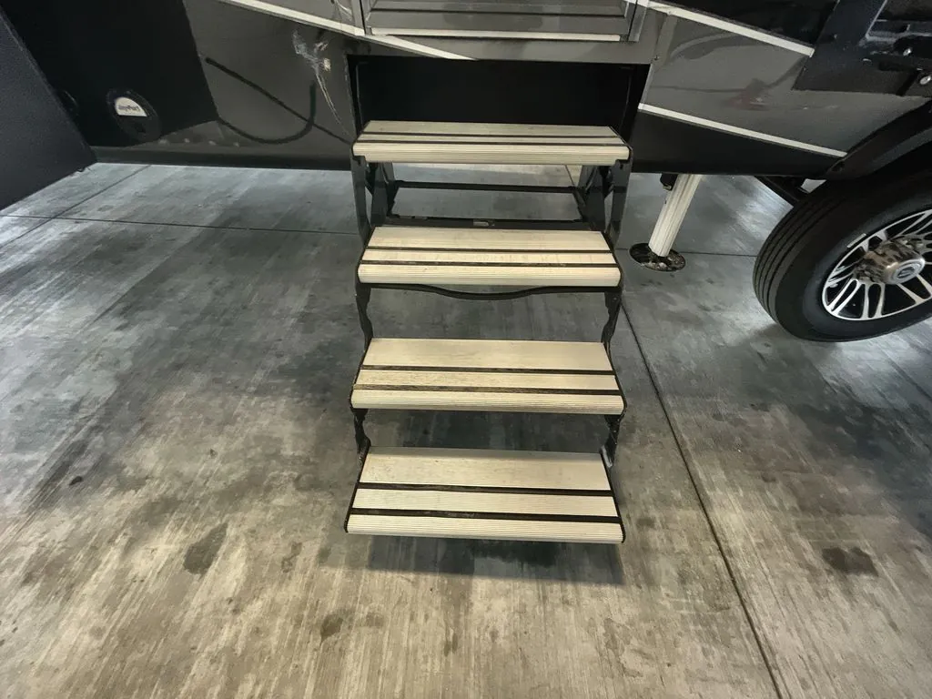 2025 Jayco Seismic Luxury Series 4113, Photos photo 8