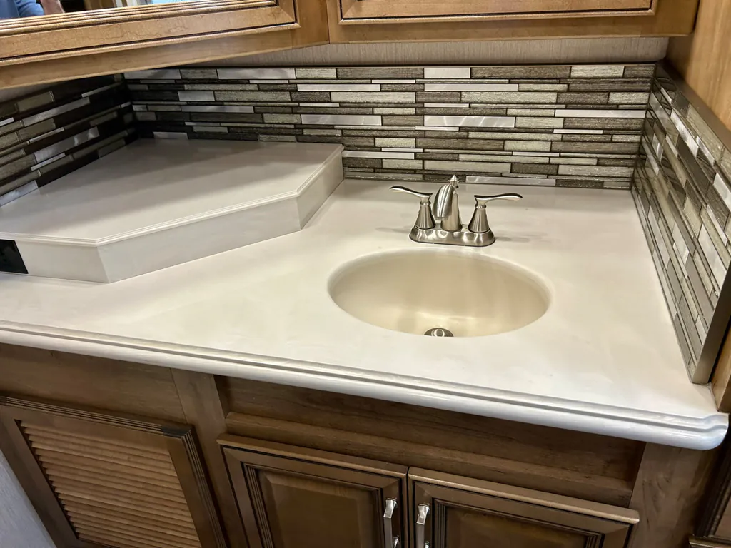 2020 Fleetwood Pace Arrow LXE 38K, Photos photo 34
