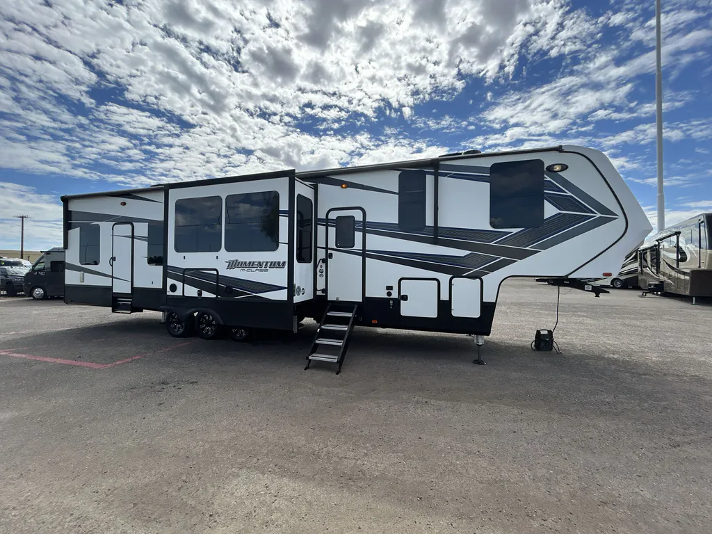 2019 Grand Design Momentum 381M, Photos photo 5