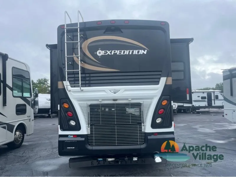 2011 Fleetwood RV Expedition 36M - Photo 4
