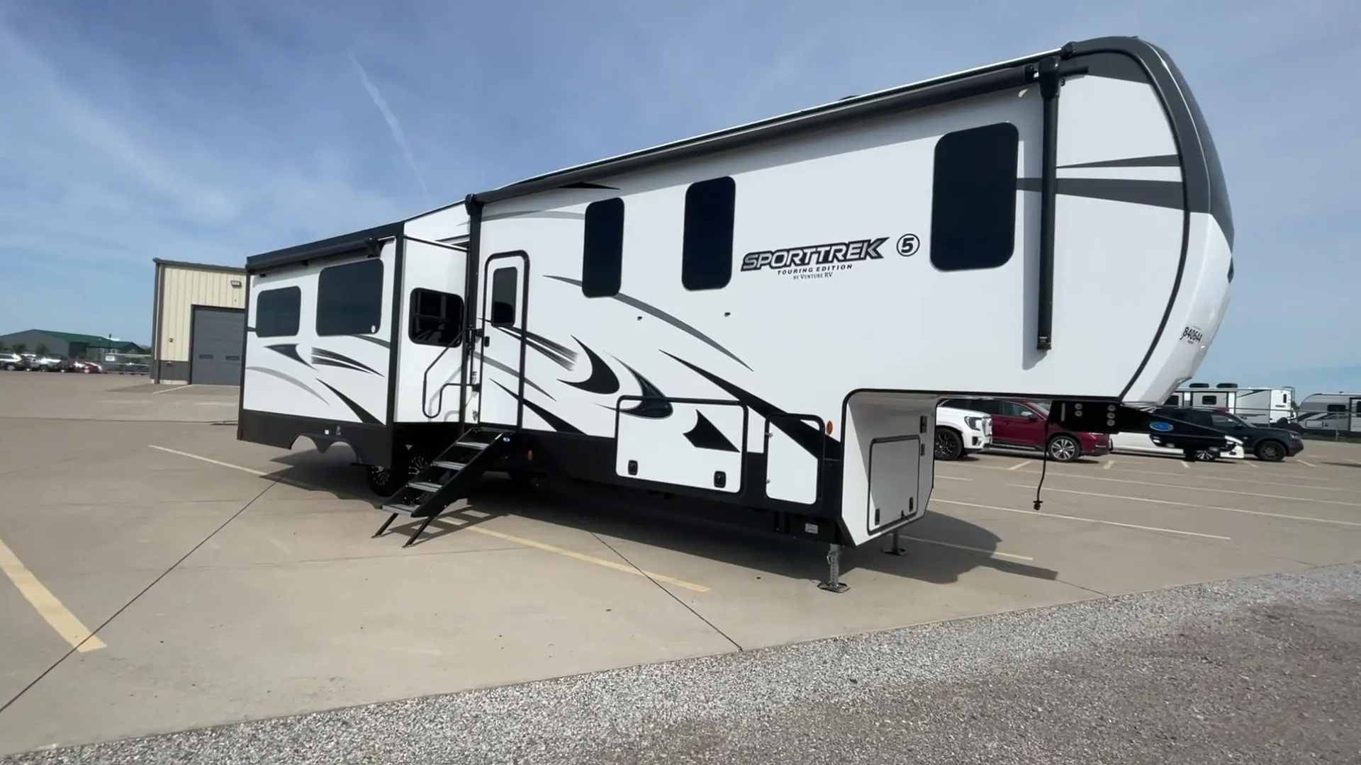 2026 Venture RV SPORTTREK TOURING EDITION FW 354VBH - Photo 3