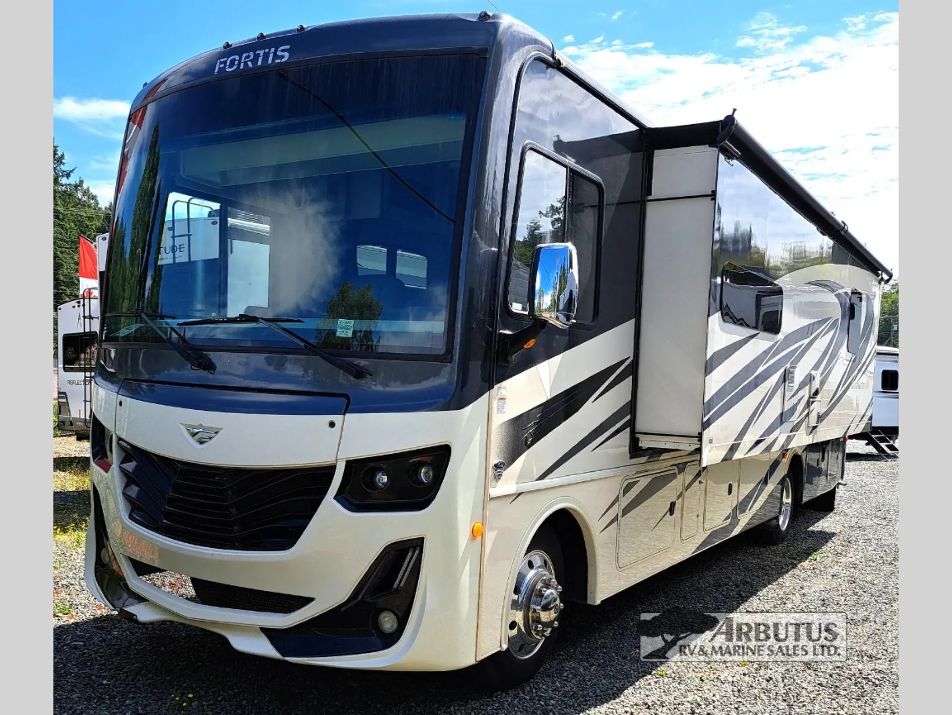 2021 Fleetwood Fortis 33HB - Photo 3